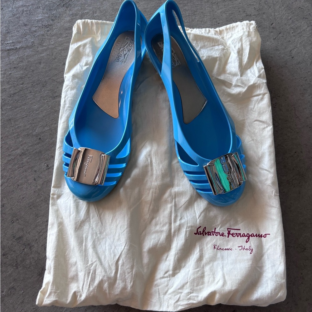 Salvatore Ferragamo Blue Flats with Classic Design
